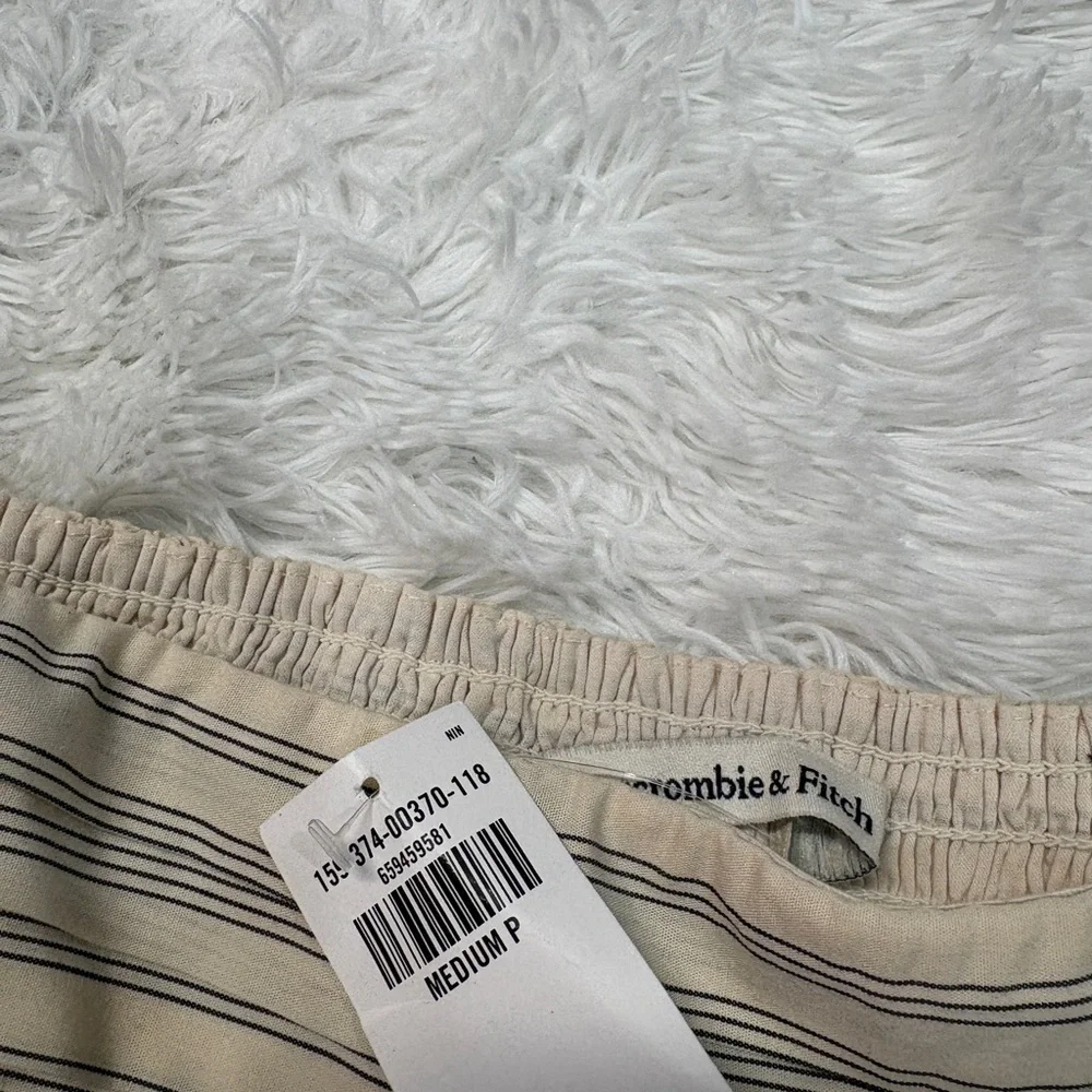 Abercrombie & Fitch Emerson Off-the-Shoulder Dress beige - Picture 4 of 5